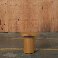 Table d'appoint en iroko - Gabrielle Paris