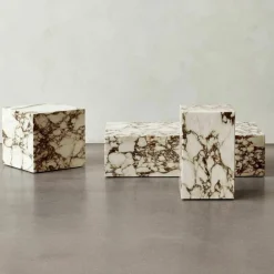 Table d'appoint en marbre beige et marron 51 x 30 cm Plinth Tall - Audo