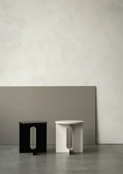 Table d'appoint en marbre noir et piètement en acier noir 42 cm Androgyne - Audo