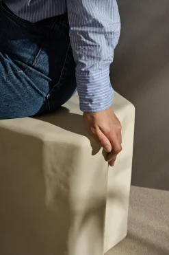 Table d'appoint ivoire en béton et fibre de verre Staffa - Ferm Living