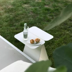 Table d'appoint rectangulaire en acier blanc mat Youmy - Mlle Jo