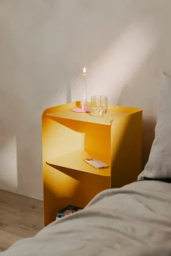 Table d'appoint à roulettes deux étages en acier jaune 40x30x67,5cm Juno - Metallbude