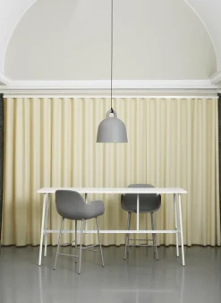 Table de bar en stratifié et laiton blanc 190 x 90 cm Union blanc - Normann Copenhagen