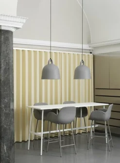 Table de bar en stratifié et laiton blanc 190 x 90 cm Union blanc - Normann Copenhagen