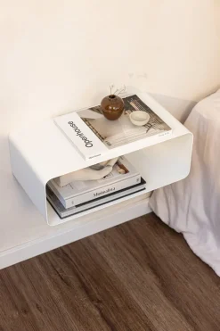 Table de chevet suspendue en acier blanc 47x17x25cm Nelio - Metallbude