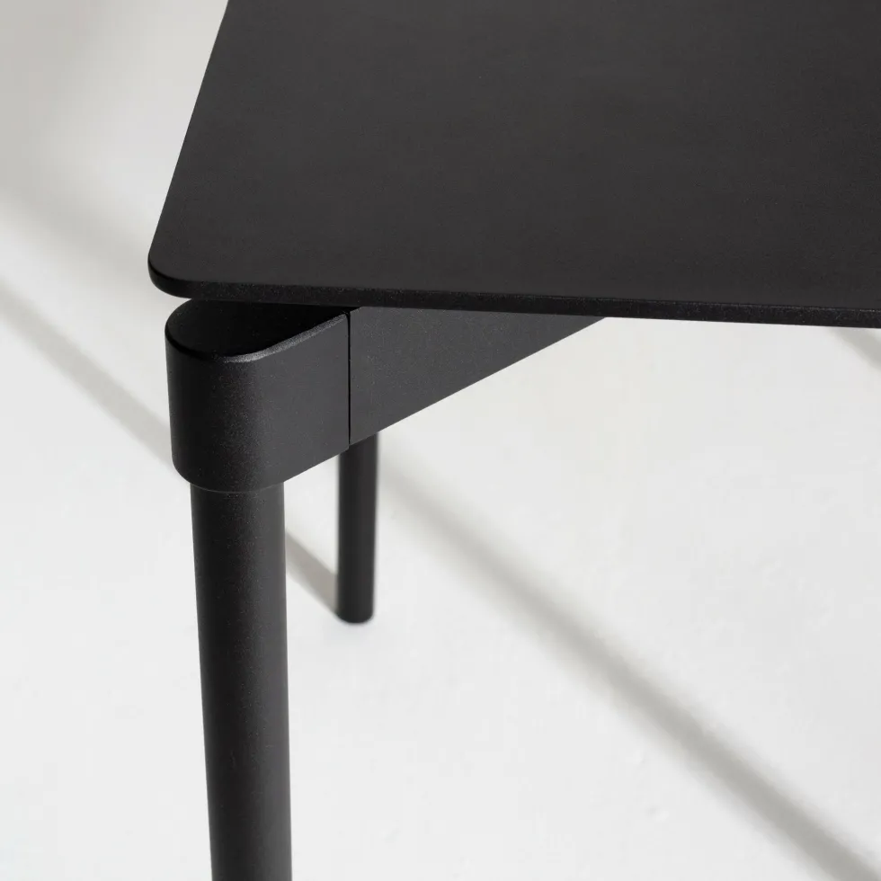 Table de jardin carrée noire Fromme - Petite friture