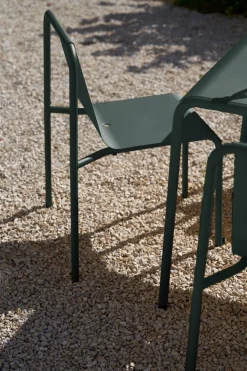 Table de jardin en acier thermolaqué vert forêt 4 places 130x90cm Panorama - TIPTOE