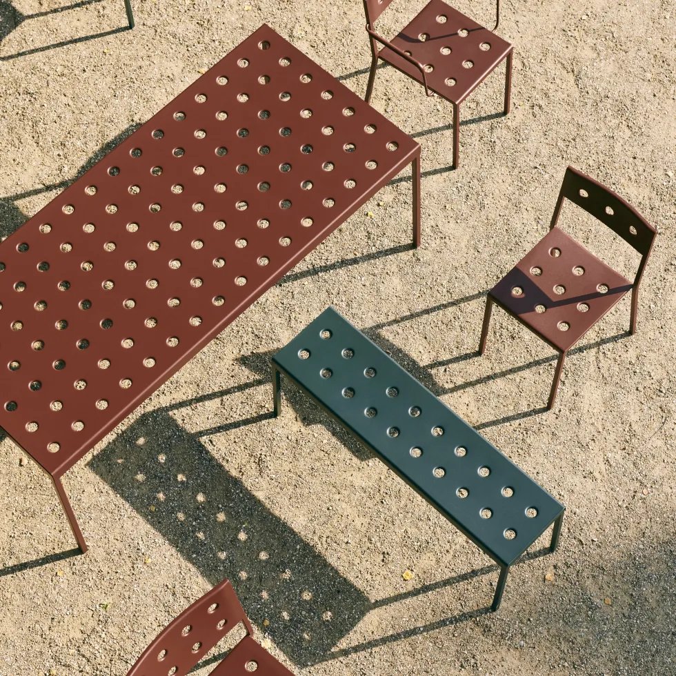 Table de jardin rectangulaire en acier rouge 144 x 76 cm Balcony - HAY