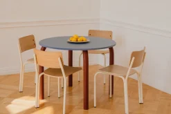 Table de salle à manger ronde en chêne et pieds rouge auburn 100cm Meko - noo.ma