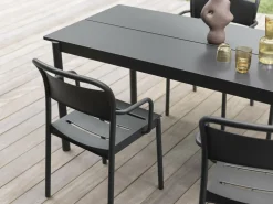 Table d'extérieur en acier noir 220 x 90 cm Linear - Muuto