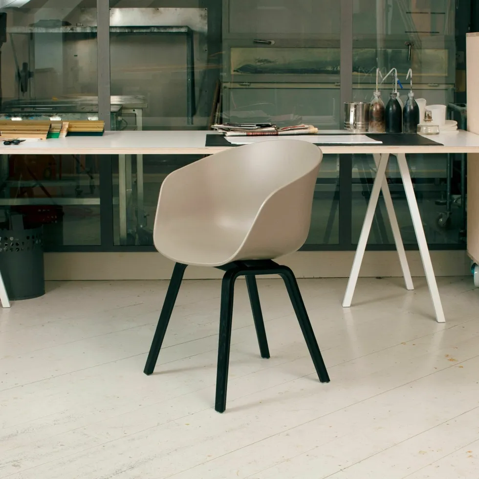 Table en acier noire L180 cm Loop Stand - HAY