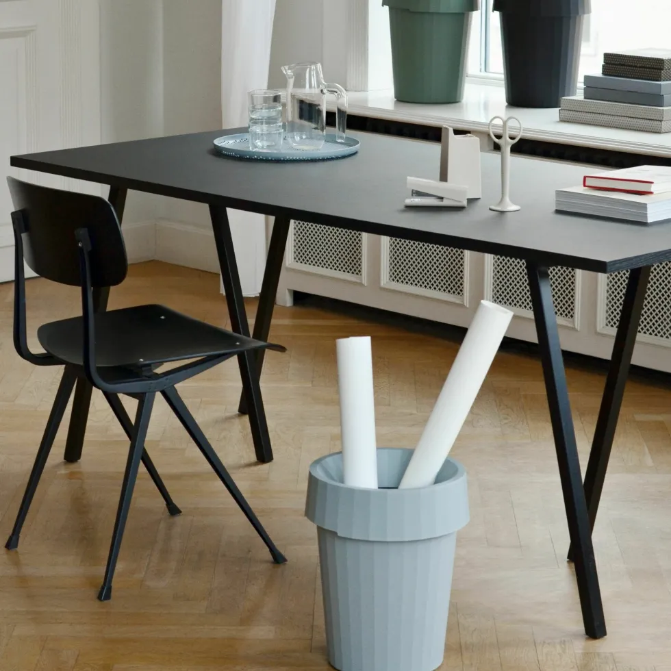 Table en acier noire L180 cm Loop Stand - HAY