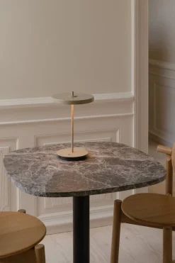 Table en acier noir et plateau en marbre cm Gather - Umage