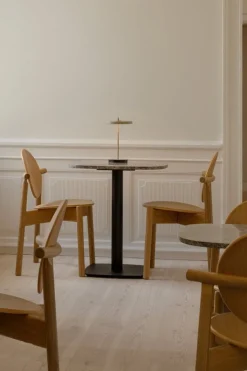 Table en acier noir et plateau en marbre cm Gather - Umage