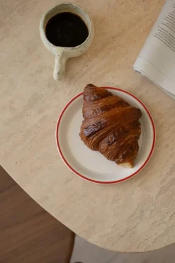Table en acier noir et plateau en travertin cm Gather - Umage