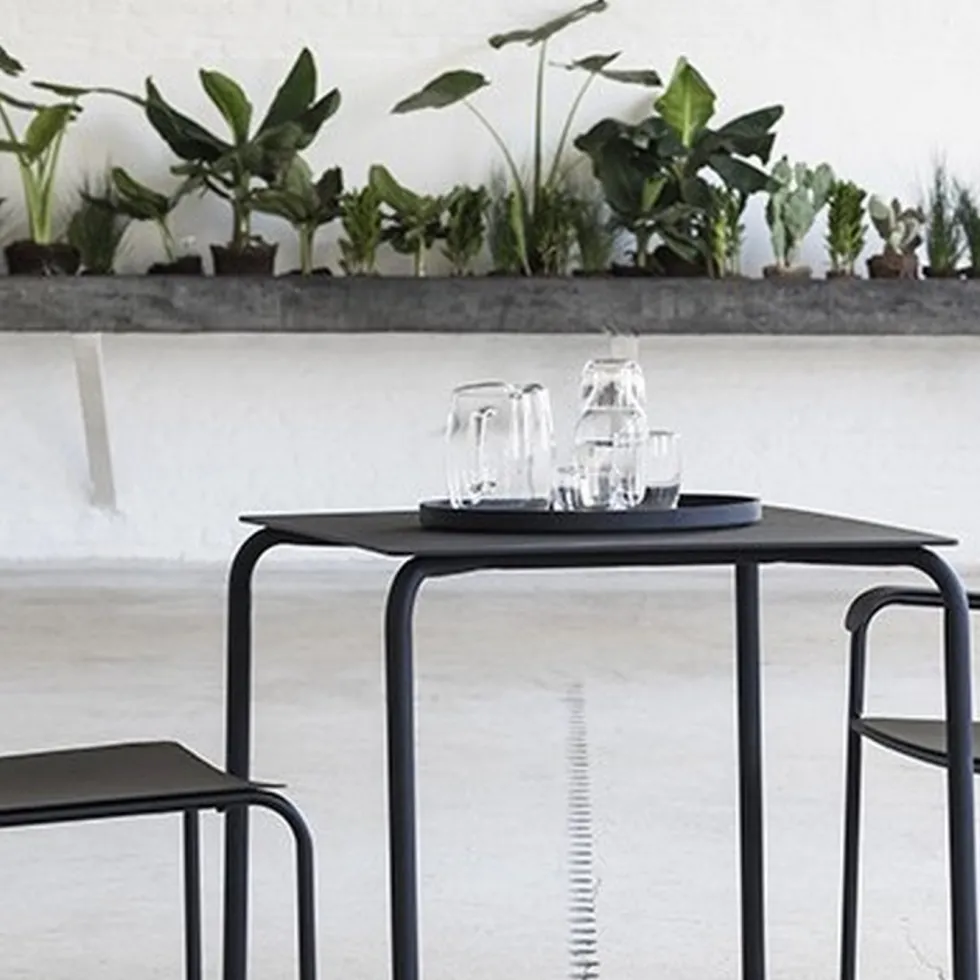 Table en aluminium noir August - Serax