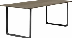 Table en chêne massif fumé et aluminium noir 225 x 90 cm 70/70 - Muuto