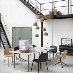 Table en chêne piétement noir 225 cm 70-70 - Muuto