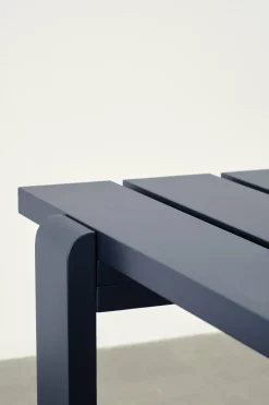 Table en pin laqué bleu métal 230 x 83 x 74 cm Weekday - Hay