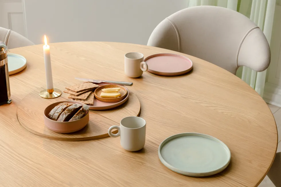 Table extensible en chêne naturel 132/202 x 74 cm Comfort Circle - UMAGE