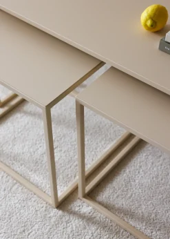Table gigogne en acier beige cashew 45x90cm Tre Semina X - Metallbude