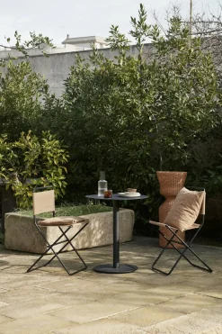 Table haute en acier noir 72 x 76 cm Pond - Ferm Living