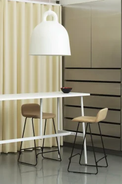 Table haute en stratifié et laiton blanc 190 x 90 cm Union blanc - Normann Copenhagen