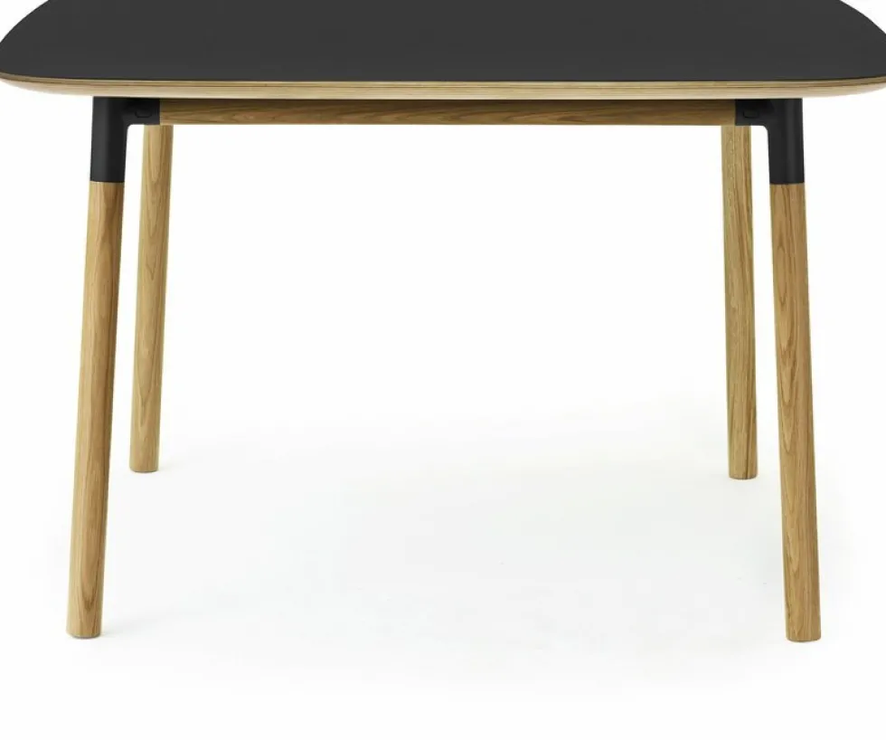 Table à manger carrée en chêne et lino noir 120 x 120 cm Form - Normann Copenhagen