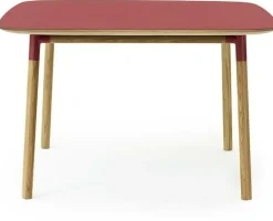 Table à manger carrée en chêne et lino rouge 120 x 120 cm Form - Normann Copenhagen