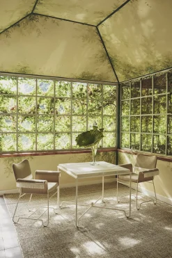 Table à manger de jardin blanc mat 90x90 cm Tropique - Gubi