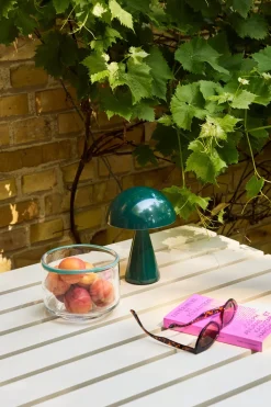 Table à manger de jardin rectangulaire en acier beige 89x80x76cm Haus - Hübsch
