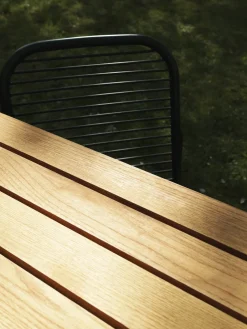 Table à manger d'extérieur en acier noir 80 cm Robinia Vig - Normann Copenhagen