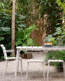Table à manger d'extérieur rectangulaire en métal off-white 170x90x74cm - valerie_objects