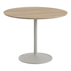 Table à manger en aluminium et plateau en chêne 95x73cm Soft - Muuto