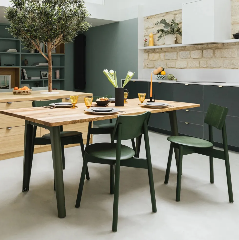 Table à manger en bois ancien et piètement en acier noir 160 x 95 x 75 cm New modern - TIPTOE