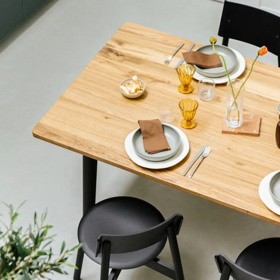 Table à manger en bois ancien et piètement en acier noir 190 x 95 x 75 cm New modern - TIPTOE