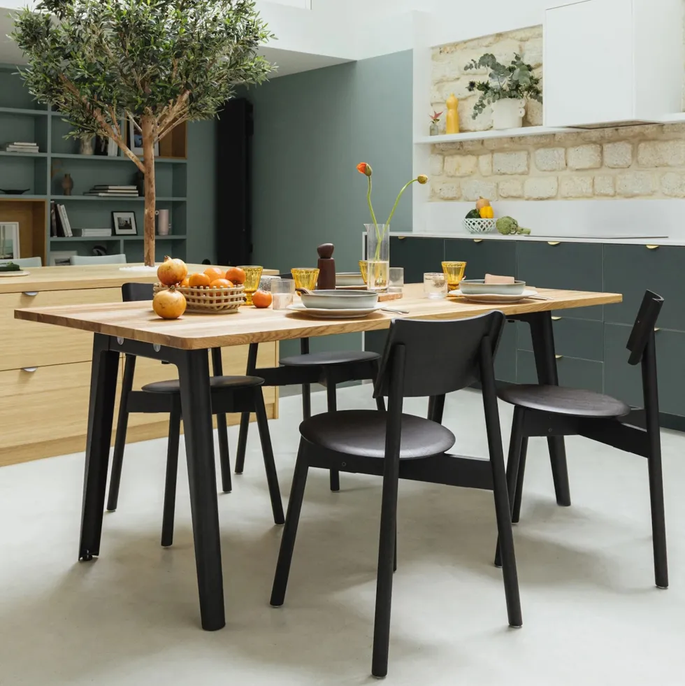 Table à manger en bois ancien et piètement en acier noir 190 x 95 x 75 cm New modern - TIPTOE
