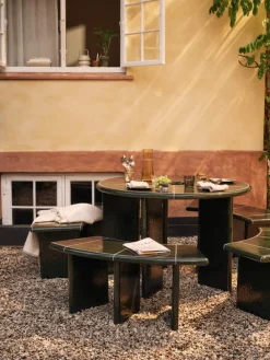 Table à manger en béton et fibre de verre vert 120x75cm Deya - Ferm living