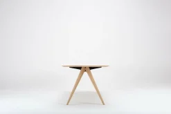 Table à manger en chêne 220 x 90 cm Ava - Gazzda
