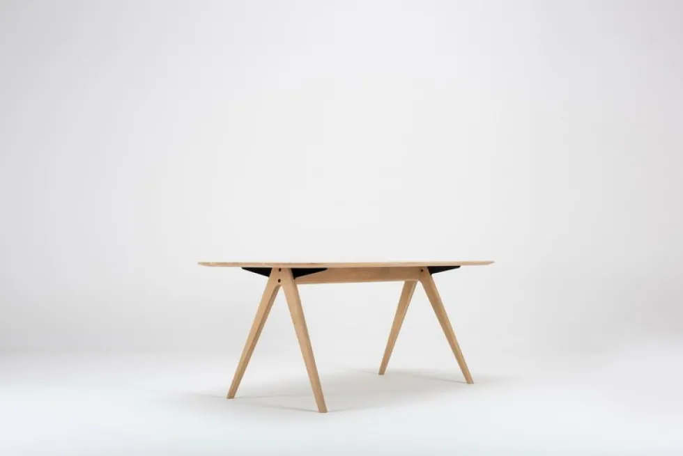 Table à manger en chêne 180 x 90 cm Ava - Gazzda