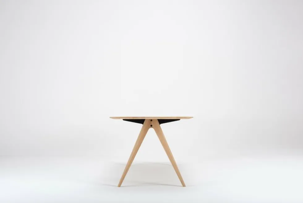 Table à manger en chêne 180 x 90 cm Ava - Gazzda