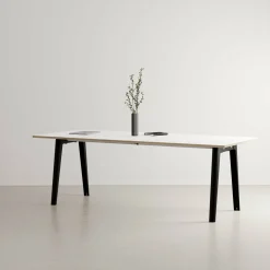 Table à manger en stratifié blanc 220 x 95 cm piètements noirs New Modern - Tiptoe