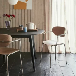 Table à manger ronde 120 cm en bois noir - Hübsch