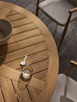 Table à manger ronde d'extérieur en teck non traité 140x74cm E022 - Carl Hansen & Søn