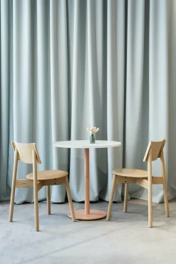 Table à manger ronde en chêne et piétement en acier noir 70 x 75 cm Moka - TIPTOE