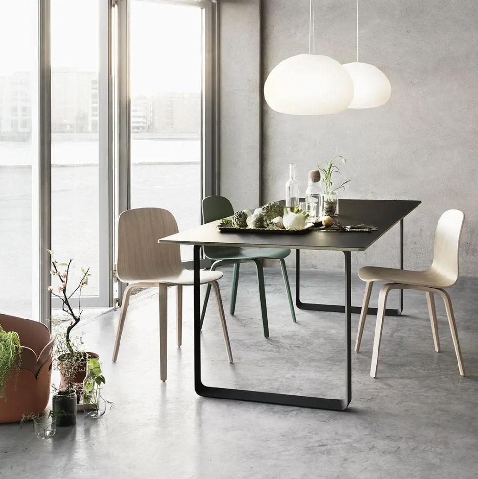 Table noire piétement noir 225 cm 70-70 - Muuto