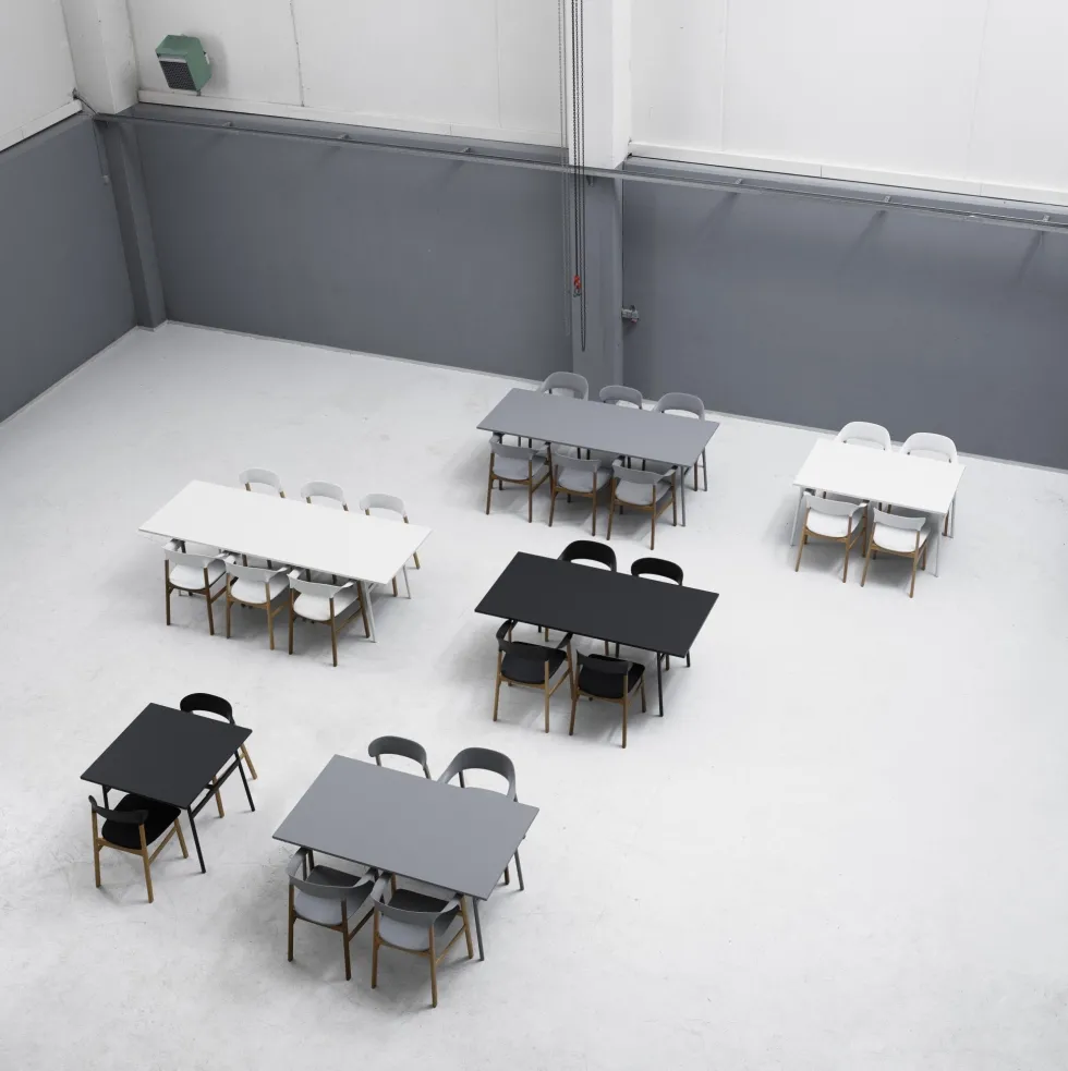 Table noire 90x90 Union noir - Normann Copenhagen