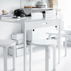 Table pliante blanche en mdf et pieds blancs en acier - String furniture