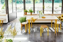 Table rectangulaire avec pieds jaune tournesol 75 cm Baltazar - TIPTOE