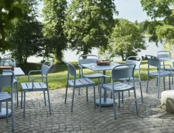 Table ronde d'extérieur en acier bleu ciel 70 x 73 cm Linear - Muuto